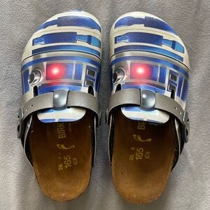 R2-D2 Star Wars Birkenstocks Clogs size 26 C.8. Beautiful, like new condition.